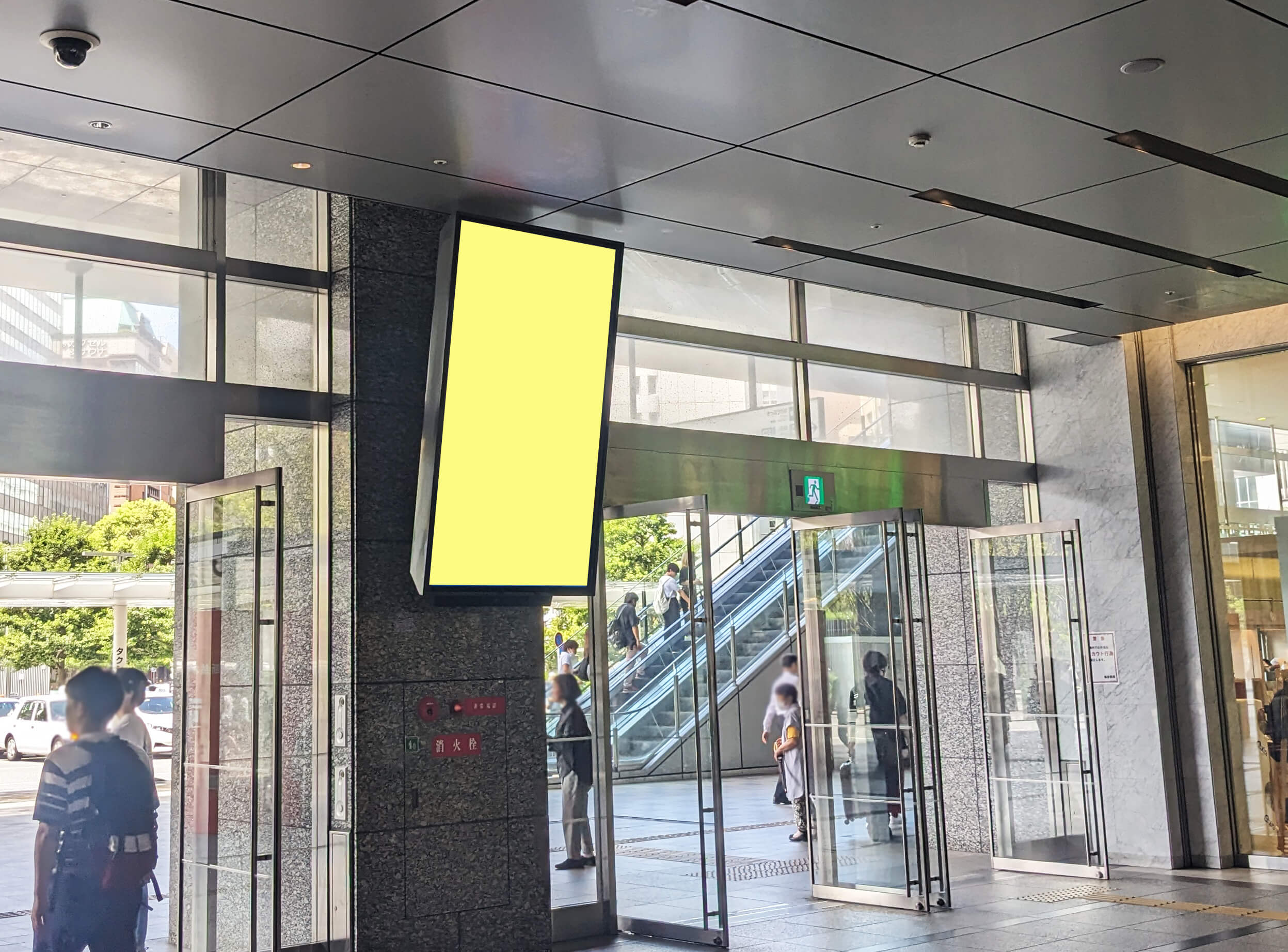 博多駅博多口90インチ吊り下げ2面セット