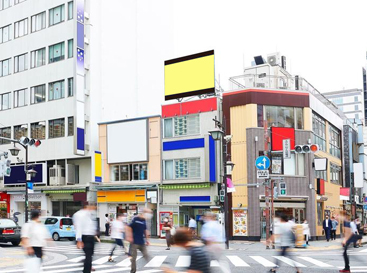 LIVE BOARD 新橋駅 烏森口付近