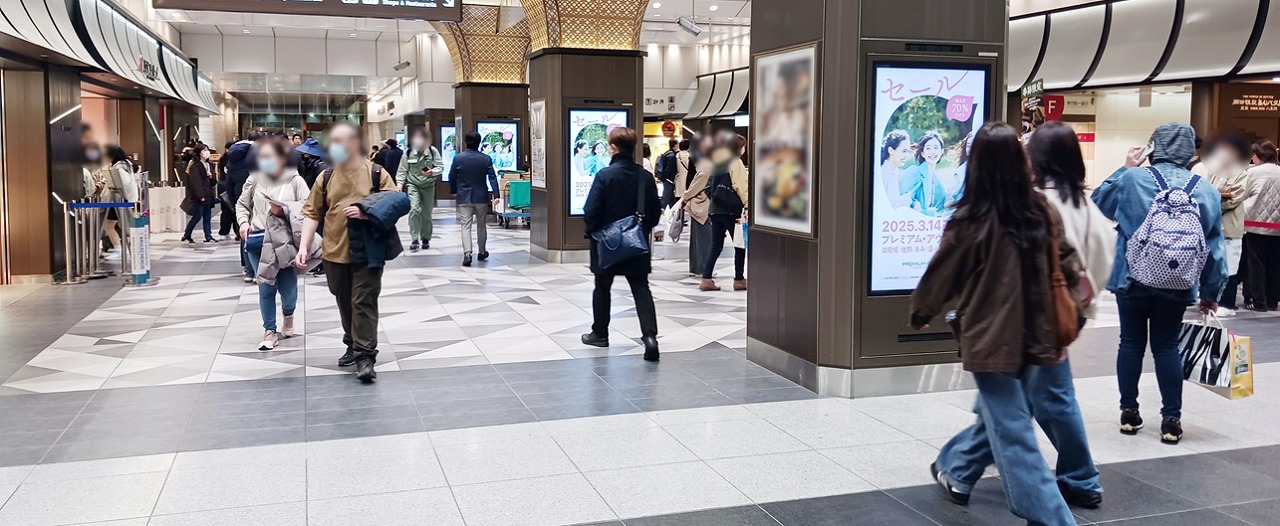 広告掲載事例_東京駅J・ADビジョン_プレミアム・アウトレット