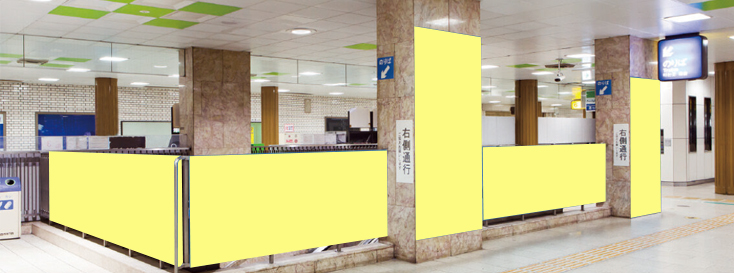 天神駅構内ステッカー広告