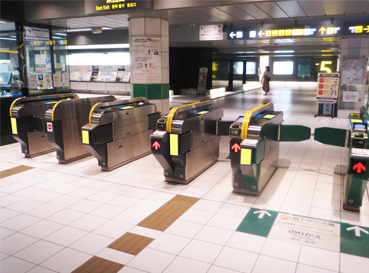 自動改集札機ステッカー広告