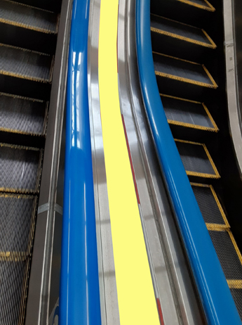エスカレーター 中間部シート JR海浜幕張駅