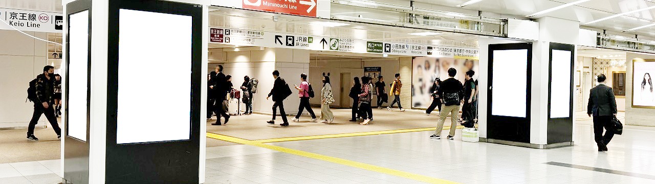 JR新宿駅J・ADビジョン新宿駅東口_商品写真