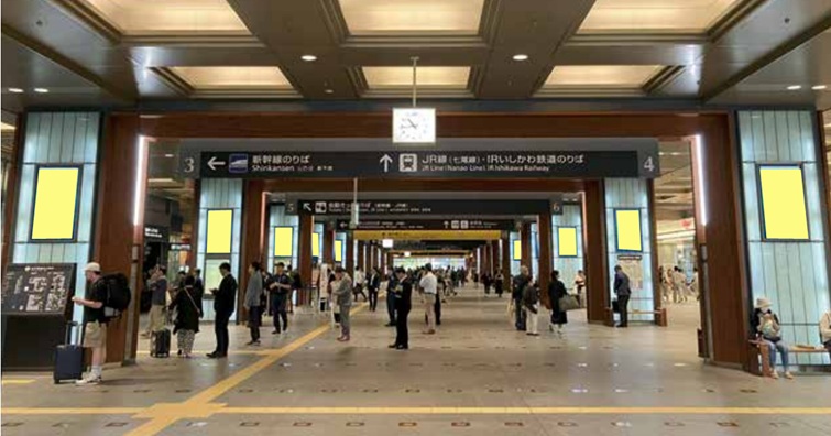 金沢駅コンコースデジタルサイネージ