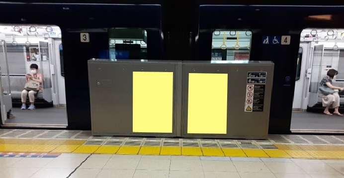 相鉄湘南台駅ホームドア広告